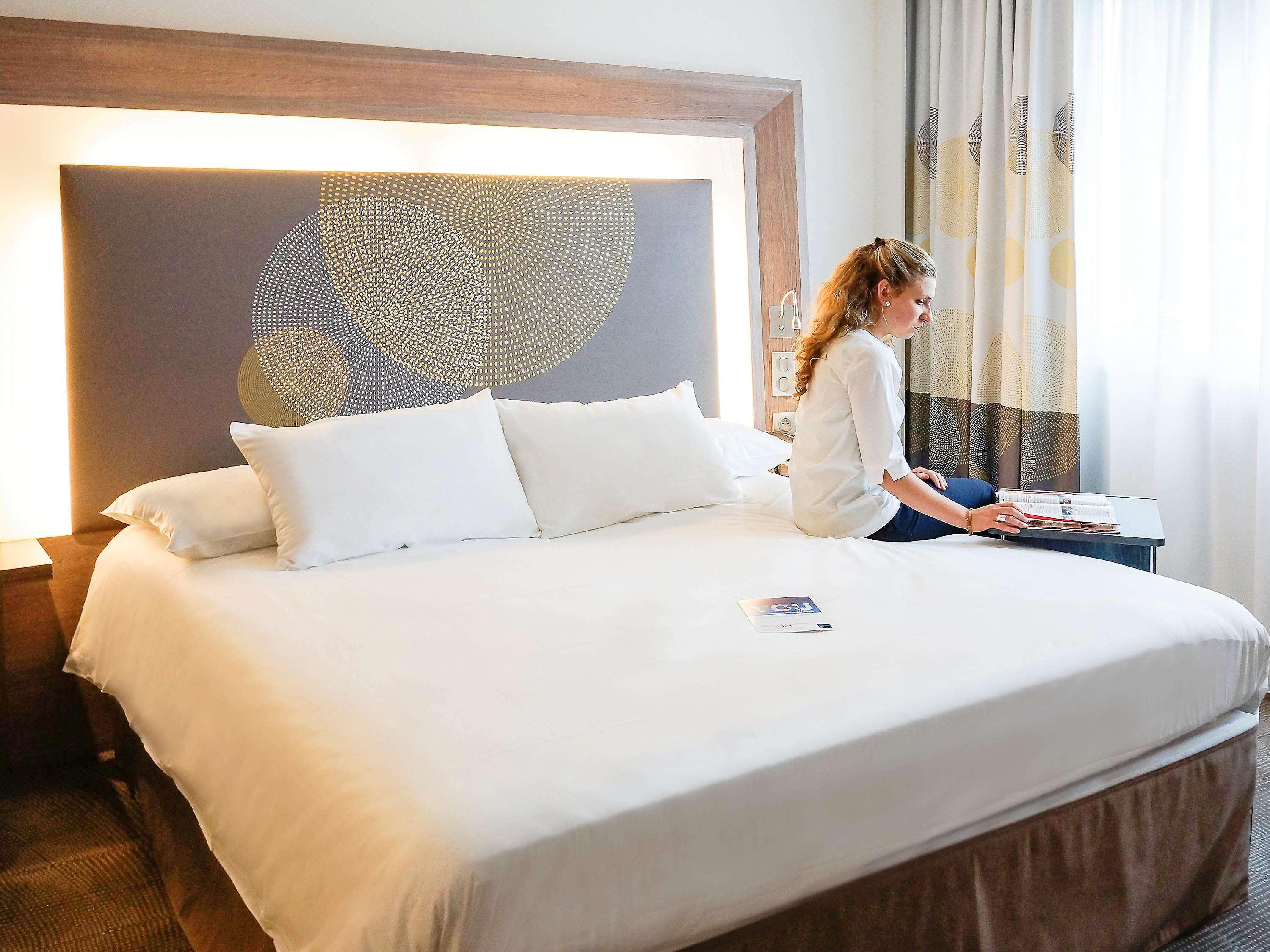 Novotel Saclay Bagian luar foto