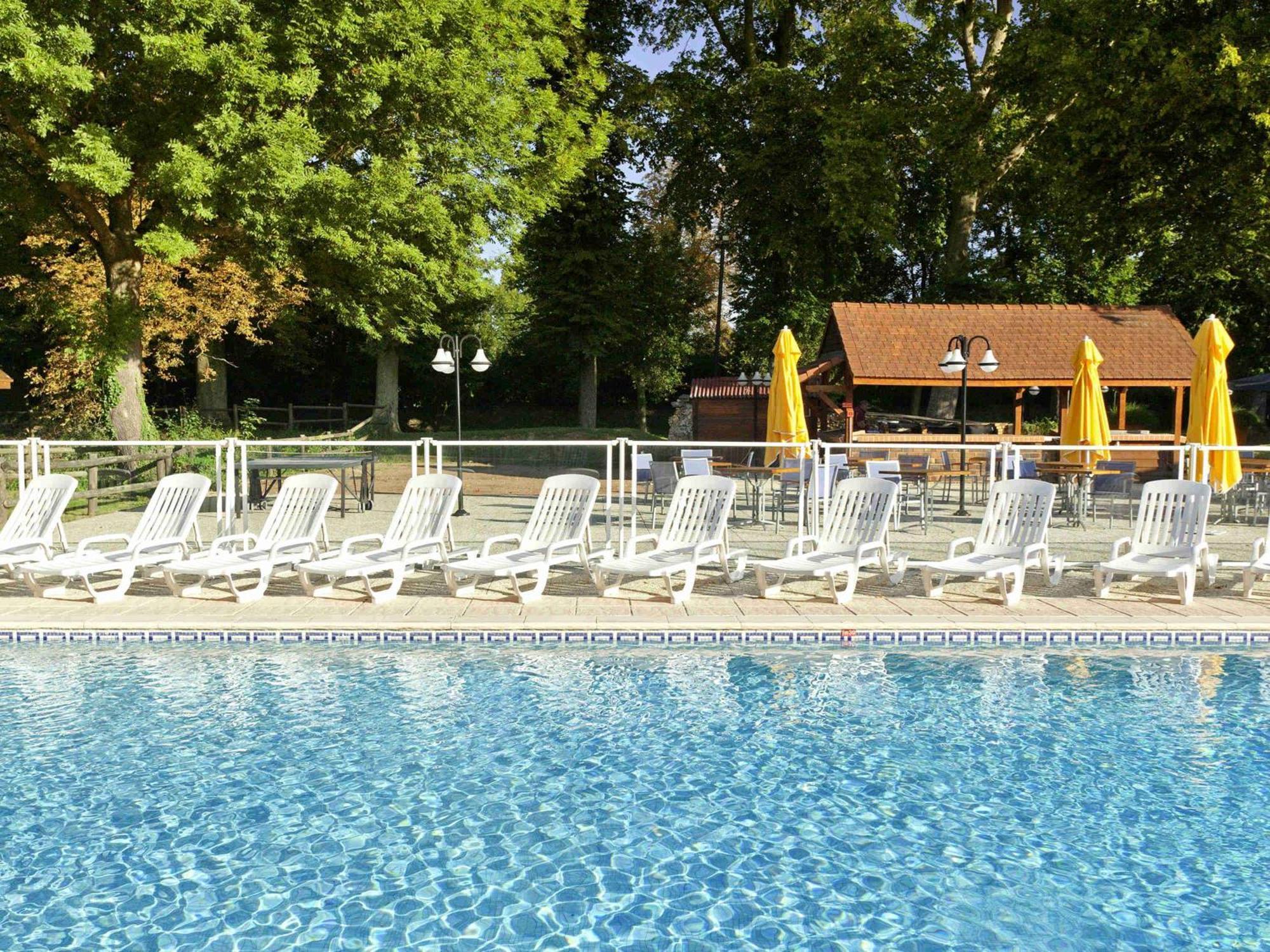 Novotel Saclay Bagian luar foto
