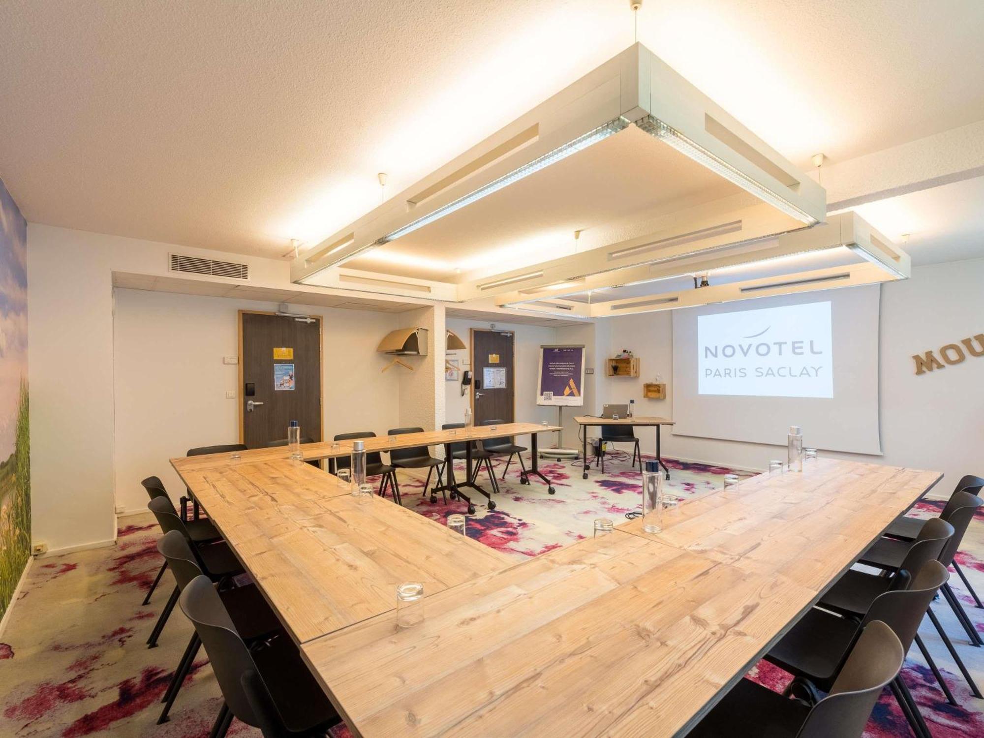 Novotel Saclay Bagian luar foto
