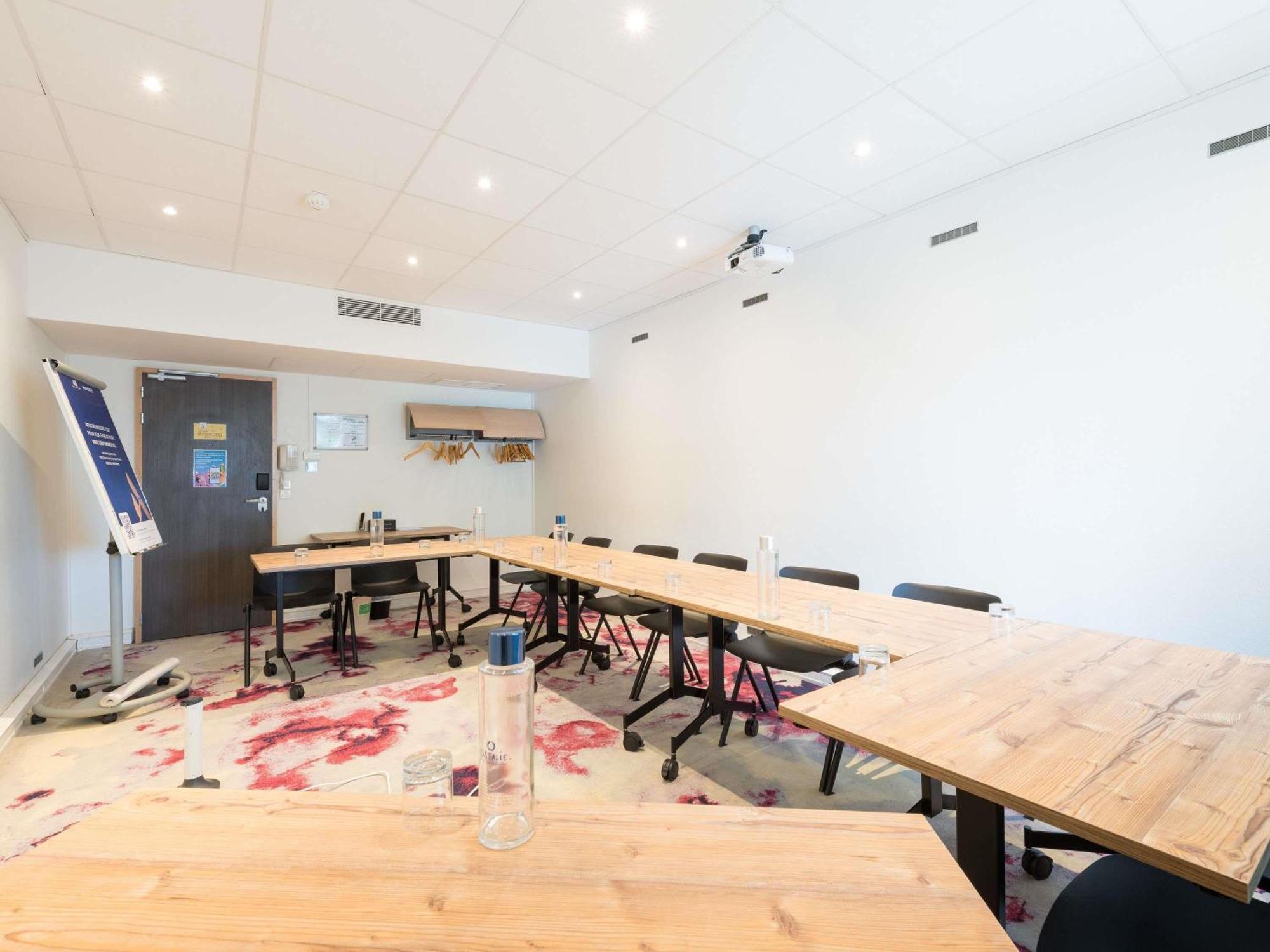 Novotel Saclay Bagian luar foto