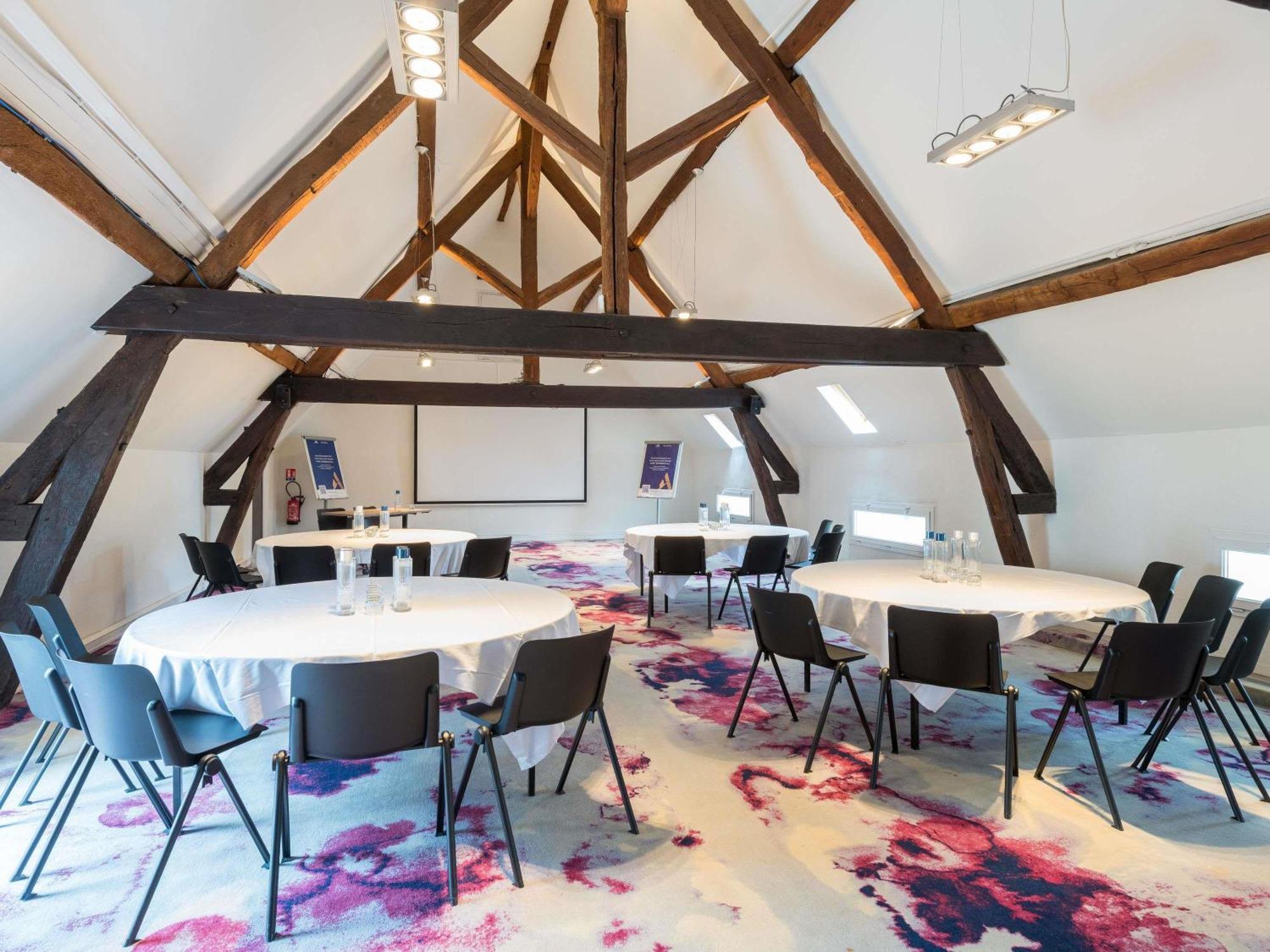 Novotel Saclay Bagian luar foto