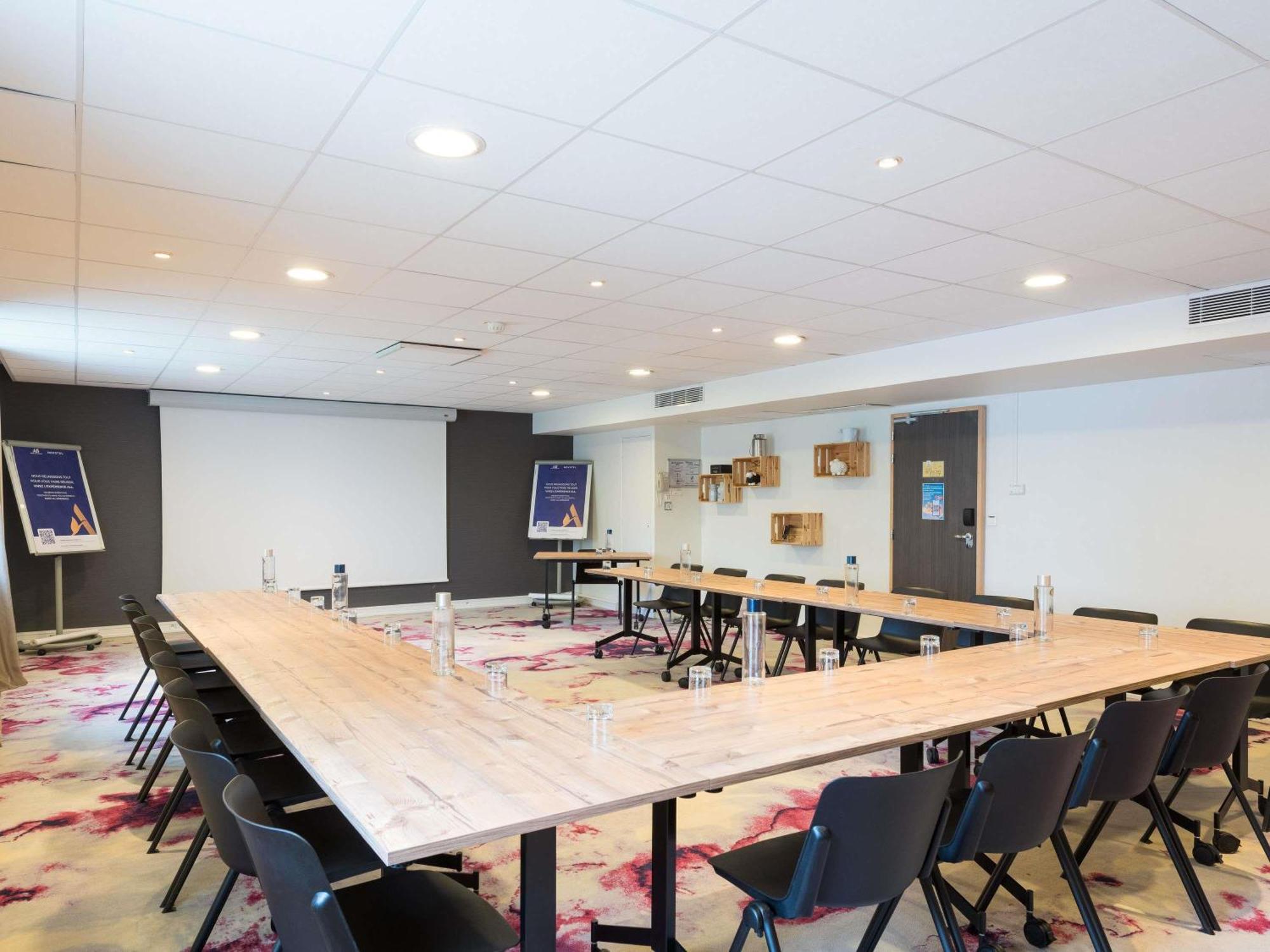 Novotel Saclay Bagian luar foto