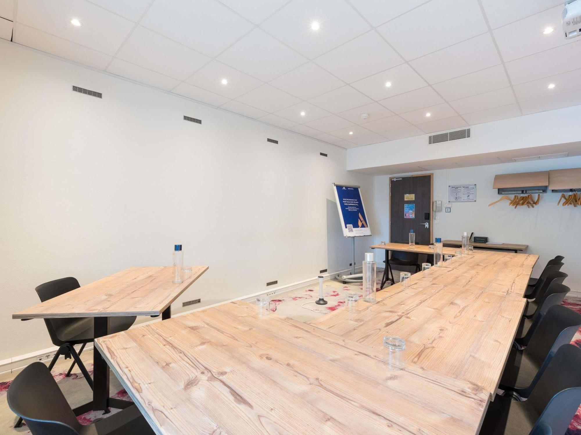 Novotel Saclay Bagian luar foto
