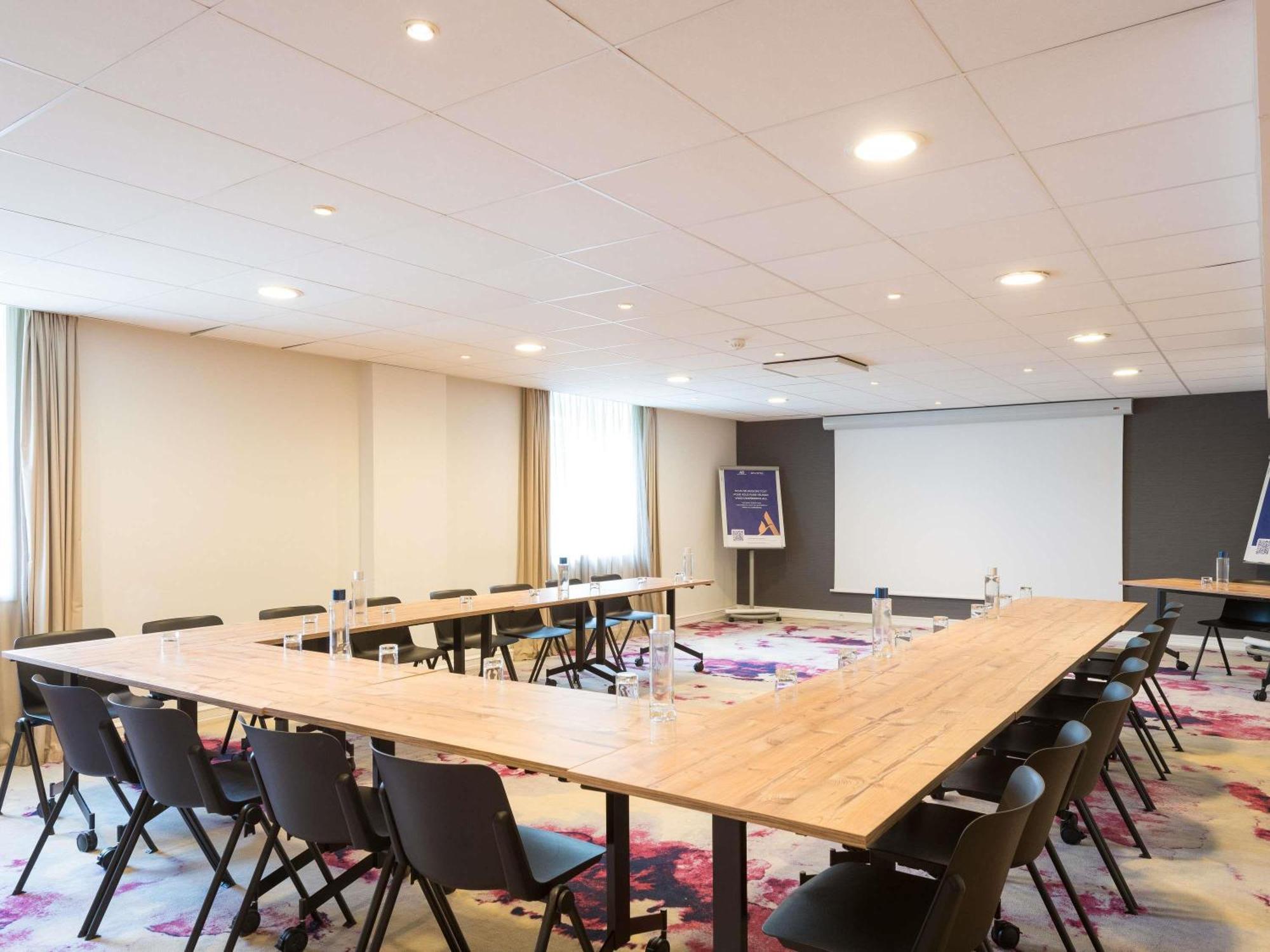 Novotel Saclay Bagian luar foto