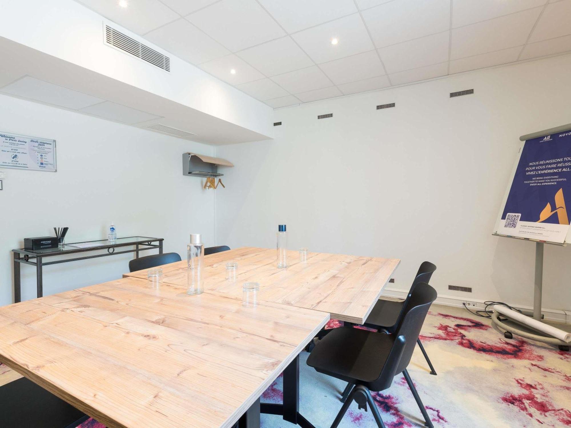 Novotel Saclay Bagian luar foto