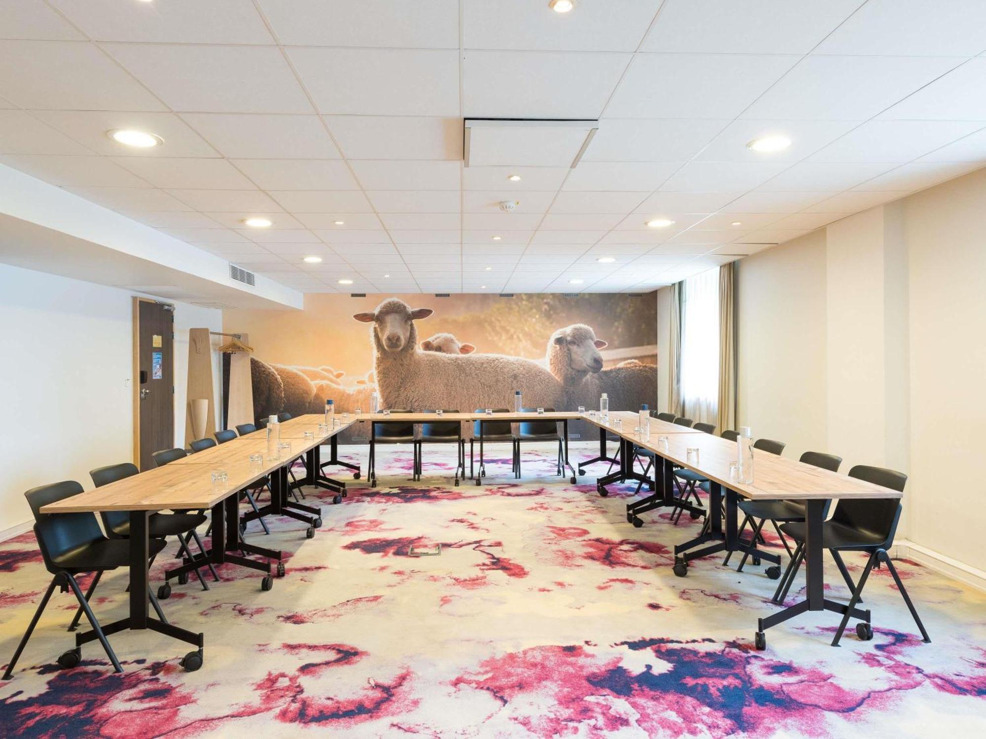 Novotel Saclay Bagian luar foto
