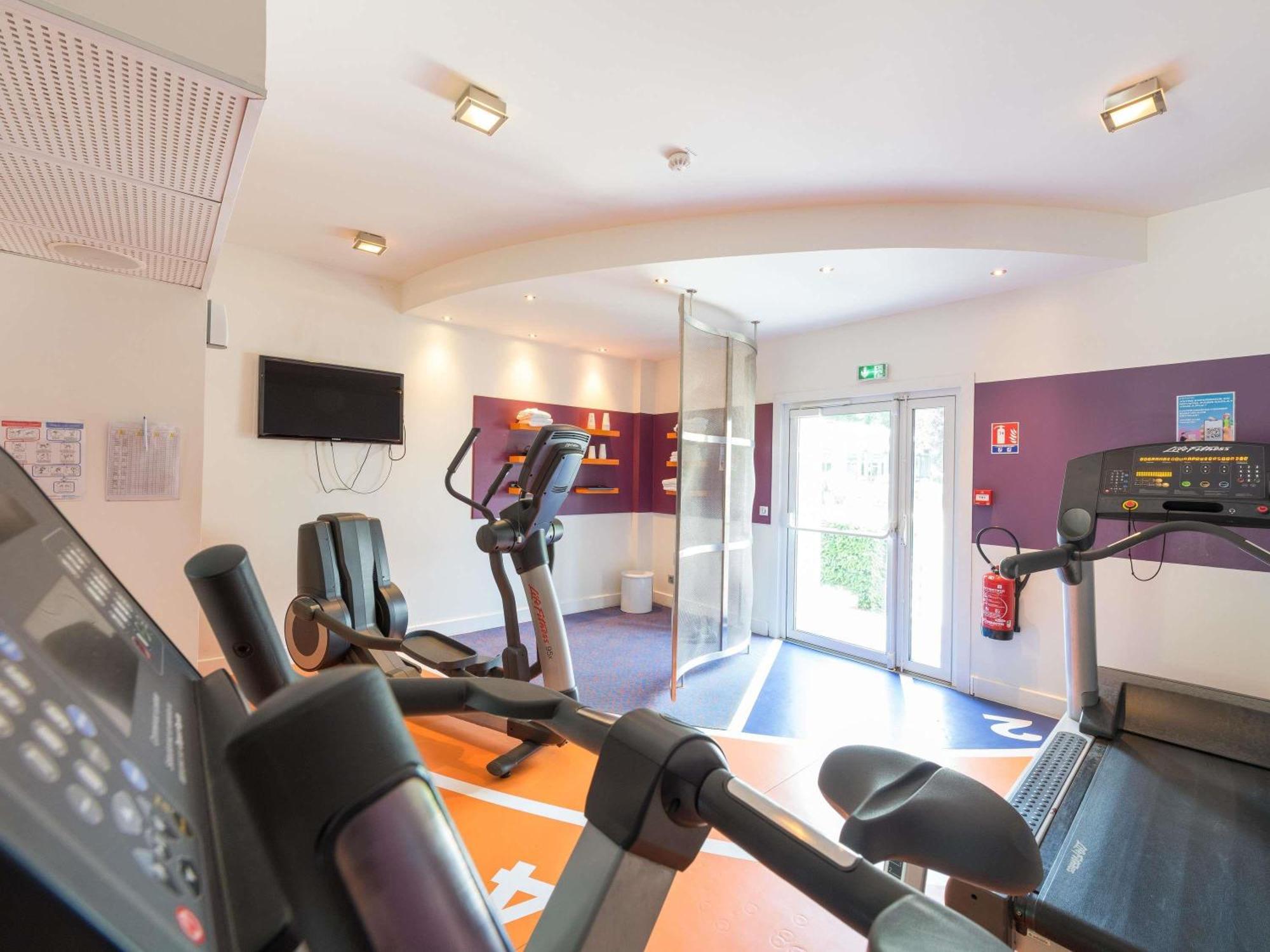 Novotel Saclay Bagian luar foto