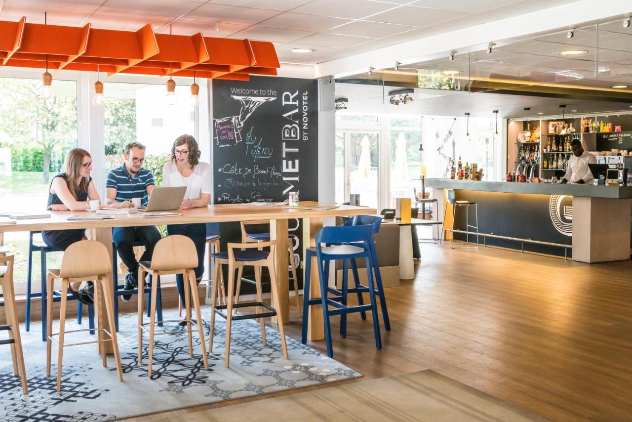 Novotel Saclay Bagian luar foto